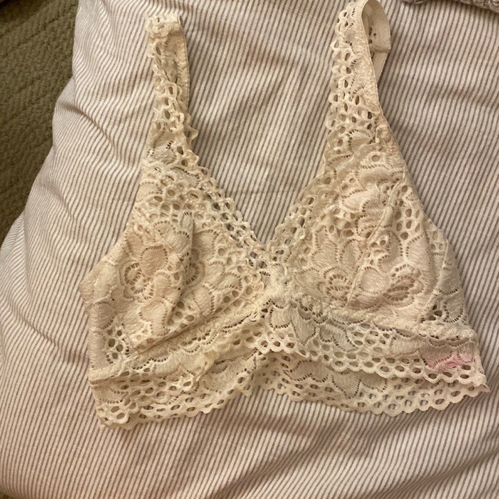 White lace bralette
